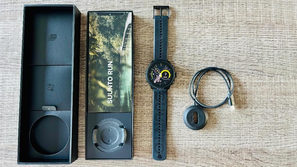 SUUNTO RUN - SPORTHORLOGE ZGAN, Handtassen en Accessoires, Sporthorloges, Zwart, Ophalen of Verzenden, Zo goed als nieuw, Suunto