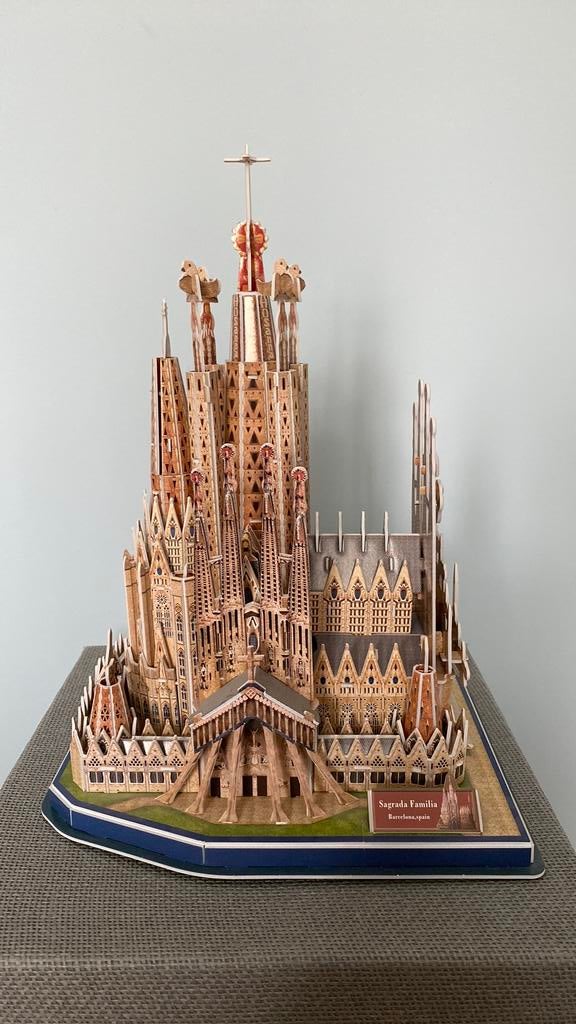 Model van de Sagrada Familia, Ophalen, Zo goed als nieuw