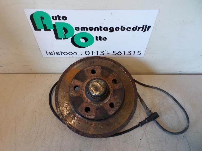 Roulement de roue arrière d'un Volkswagen Golf (Golf 91-), Autos : Pièces & Accessoires, Volkswagen, -, 3 mois de garantie, Utilisé