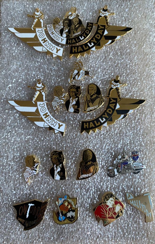PINS JOHNNY HALLYDAY, Collections, Broches, Pins & Badges, Enlèvement, Comme neuf, Insigne ou Pin's