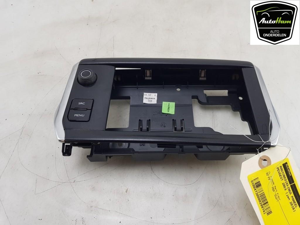 RADIOBEDIENING PANEEL Peugeot 2008 (CU) (|98097243XU|), Gebruikt, Peugeot
