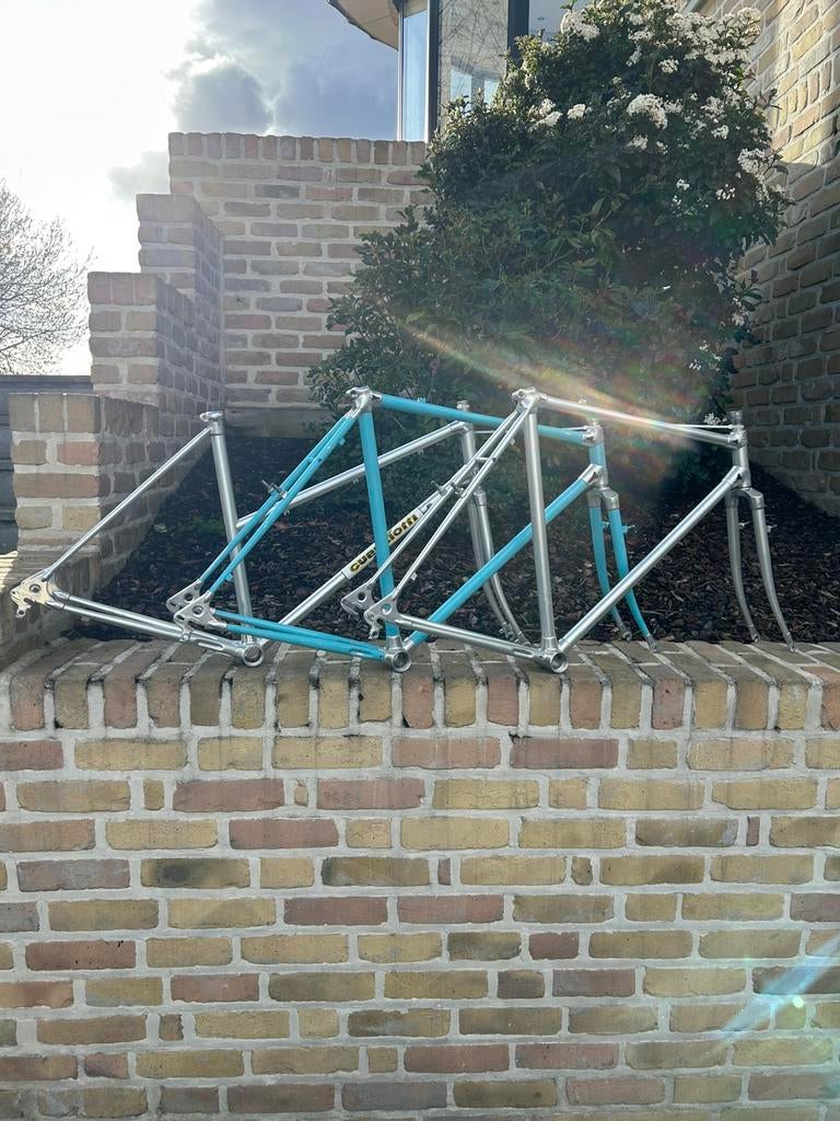 3 alan frames, Fietsen en Brommers, Ophalen