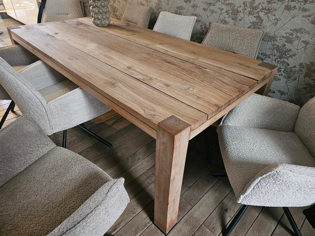 Mooie teaktafel – echte eyecatcher!, Huis en Inrichting, Tafels | Eettafels, Ophalen, Rond
