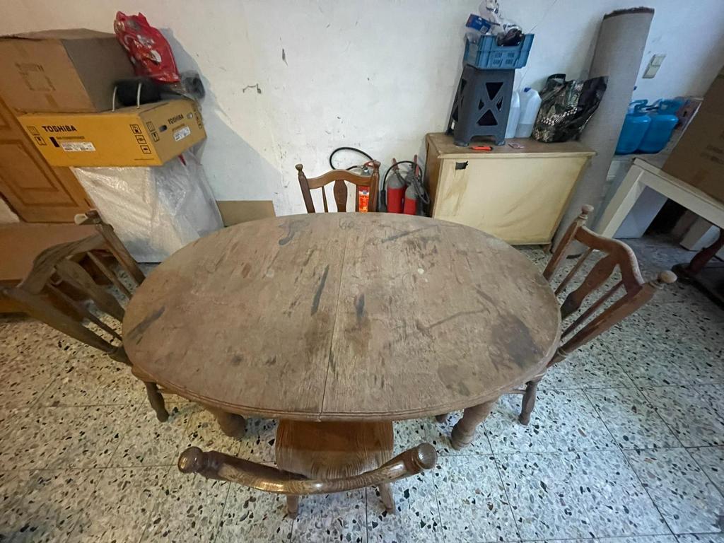 Eettafel in hout, Ophalen, Gebruikt, 4 tot 6 stoelen