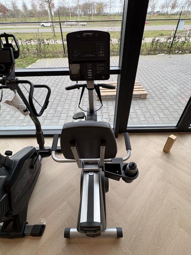 Vélo Lifecycle allongé Life Fitness Clubseries - NOUVEAU