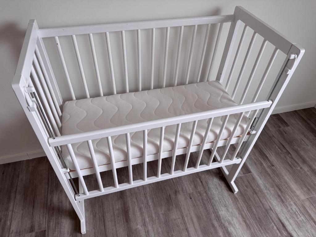 Babybed Co sleeper met matras en aerosleep overtrek, Ophalen