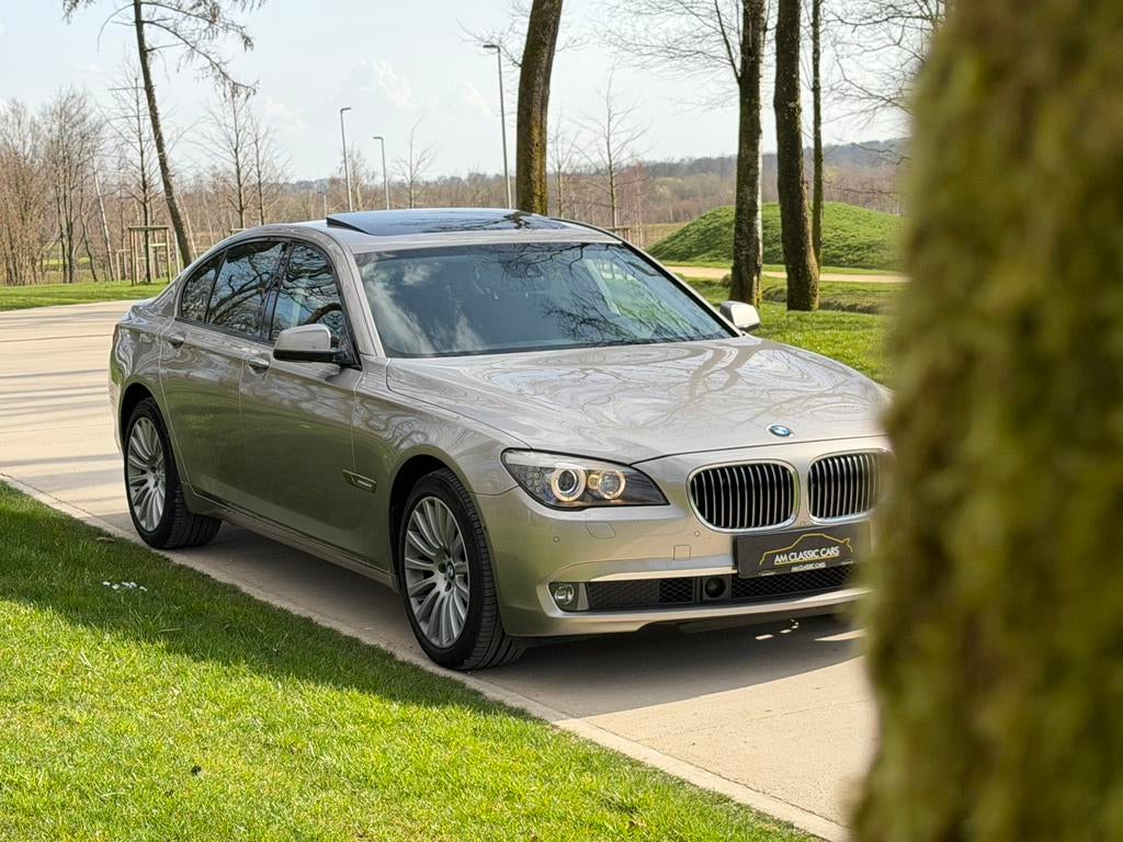 BMW 730d / 1 ère main / Full options / Carnet BMW, Auto's, BMW, Automaat, Euro 5, Achterwielaandrijving, Zwart