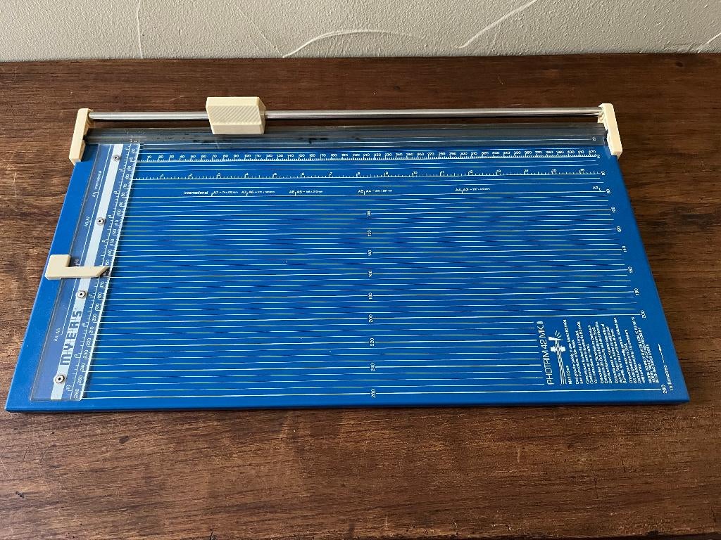 Papiersnijder, Enlèvement