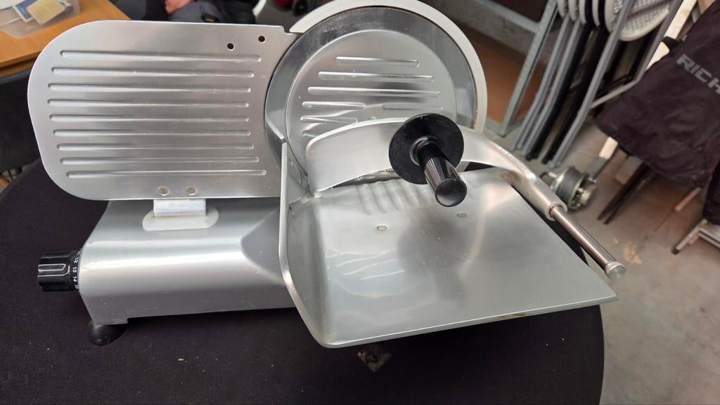 Professionele Italiaanse vleessnijmachine, Elektronische apparatuur, Ophalen