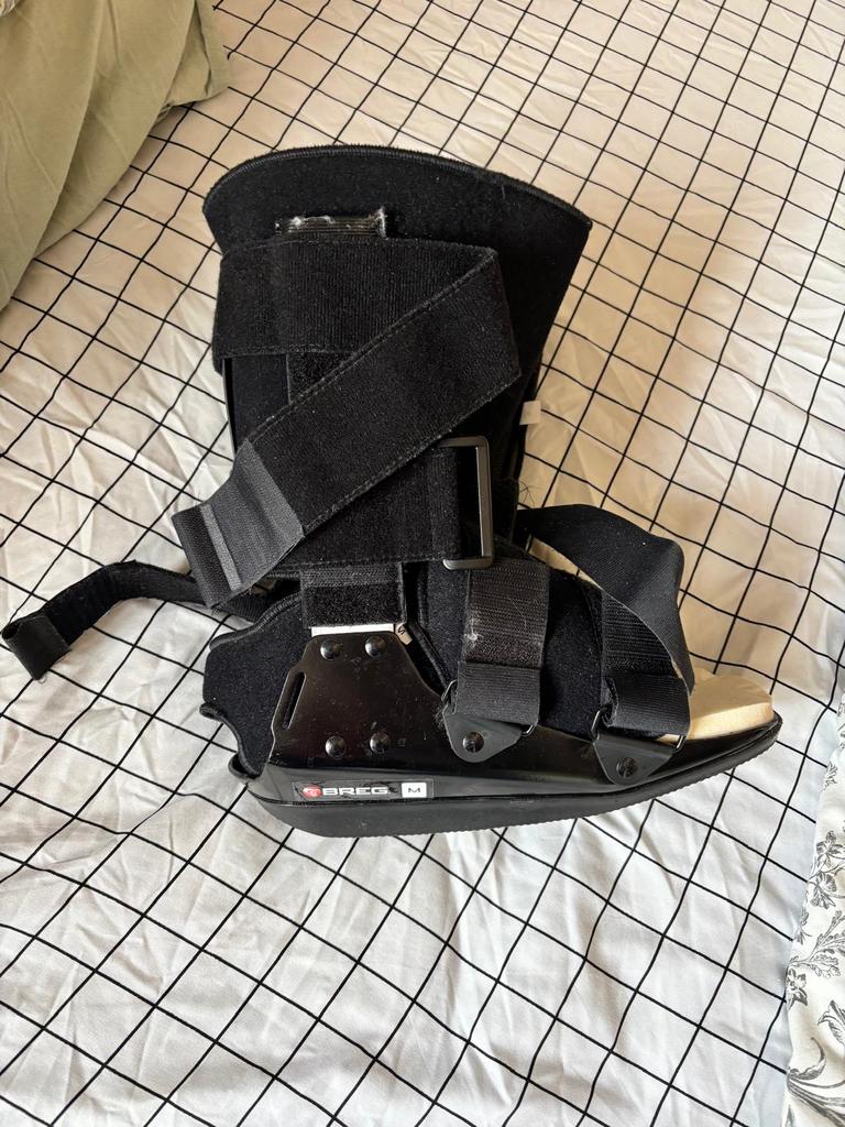 Orthopedische schoenen botten linkse en rechtse, Diversen, Braces, Ophalen, Zo goed als nieuw