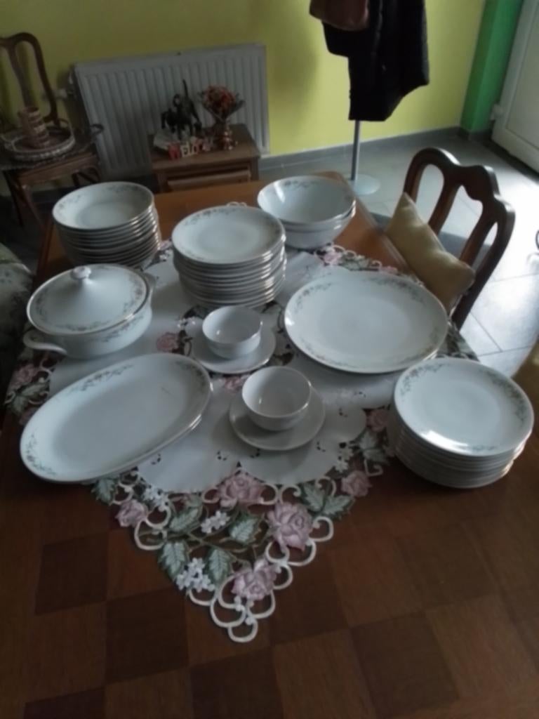 service de table en porcelaine complet pour 12 personnes, Enlèvement
