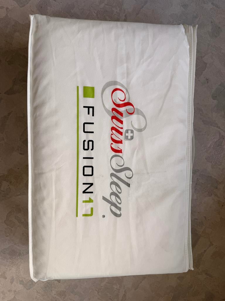 Hoofdkussen, Huis en Inrichting, Slaapkamer | Beddengoed, Eenpersoons, Wit, Ophalen of Verzenden, Zo goed als nieuw