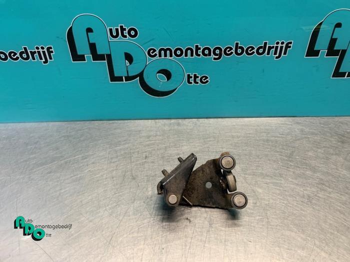 Schuifdeurrol rechts van een Peugeot Partner (Partner 02-) (, Gebruikt, -, -, Ophalen of Verzenden