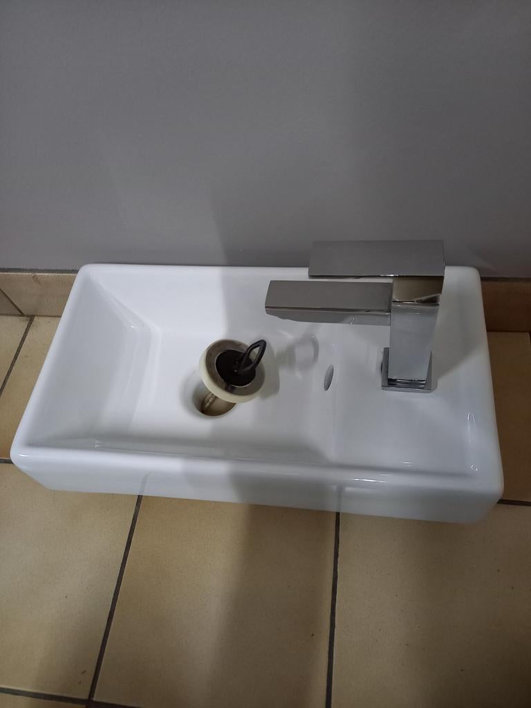 Wasbakje voor toilet, Ophalen, Minder dan 50 cm, Zo goed als nieuw, Minder dan 25 cm