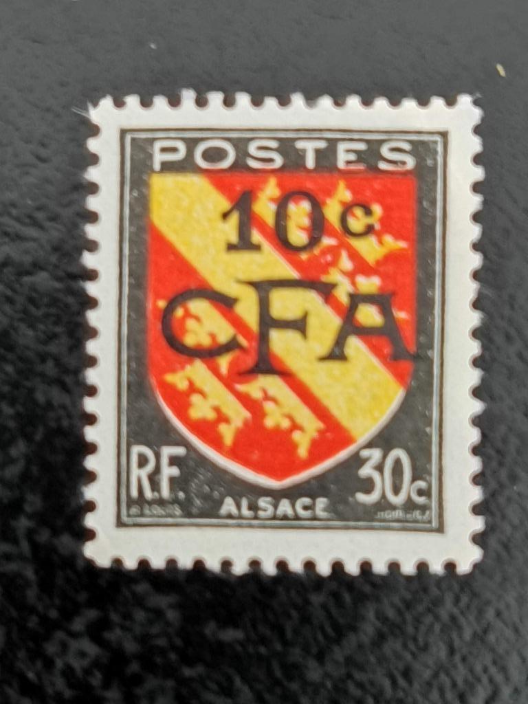 Réunion 1949 - armoiries avec surcharge CFA **, Enlèvement ou Envoi, Autres pays, Non oblitéré
