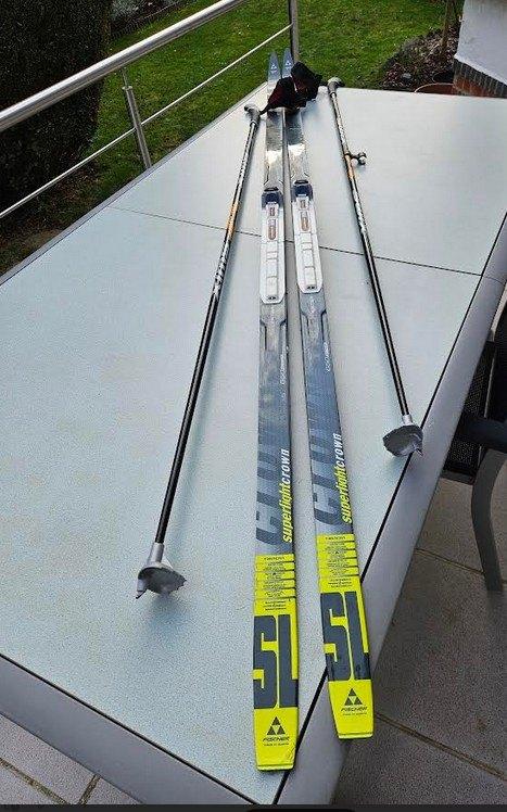 Paire de ski de fond FISCHER Superlightcrown 1.98m + bâtons, Sports & Fitness, Fischer, Skis, Enlèvement, Ski