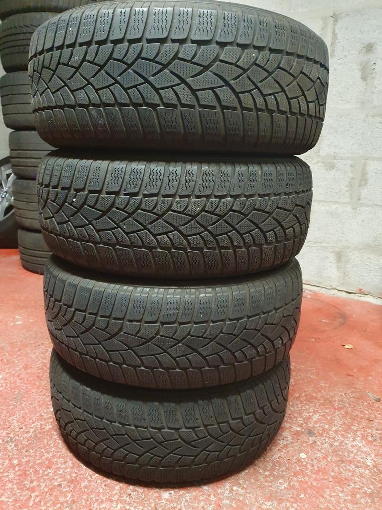 4 pneus Hiver Dunlop 205/55/16 étoilée, Enlèvement, Utilisé