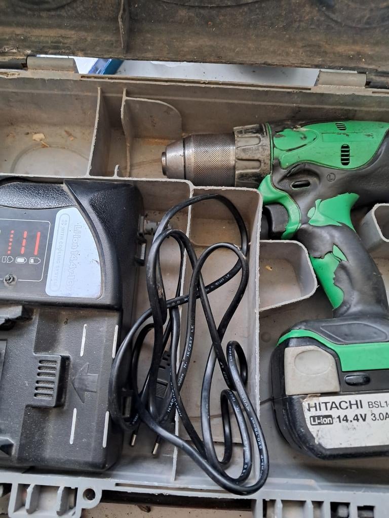 Hitachi 14.a, Enlèvement, Perceuse