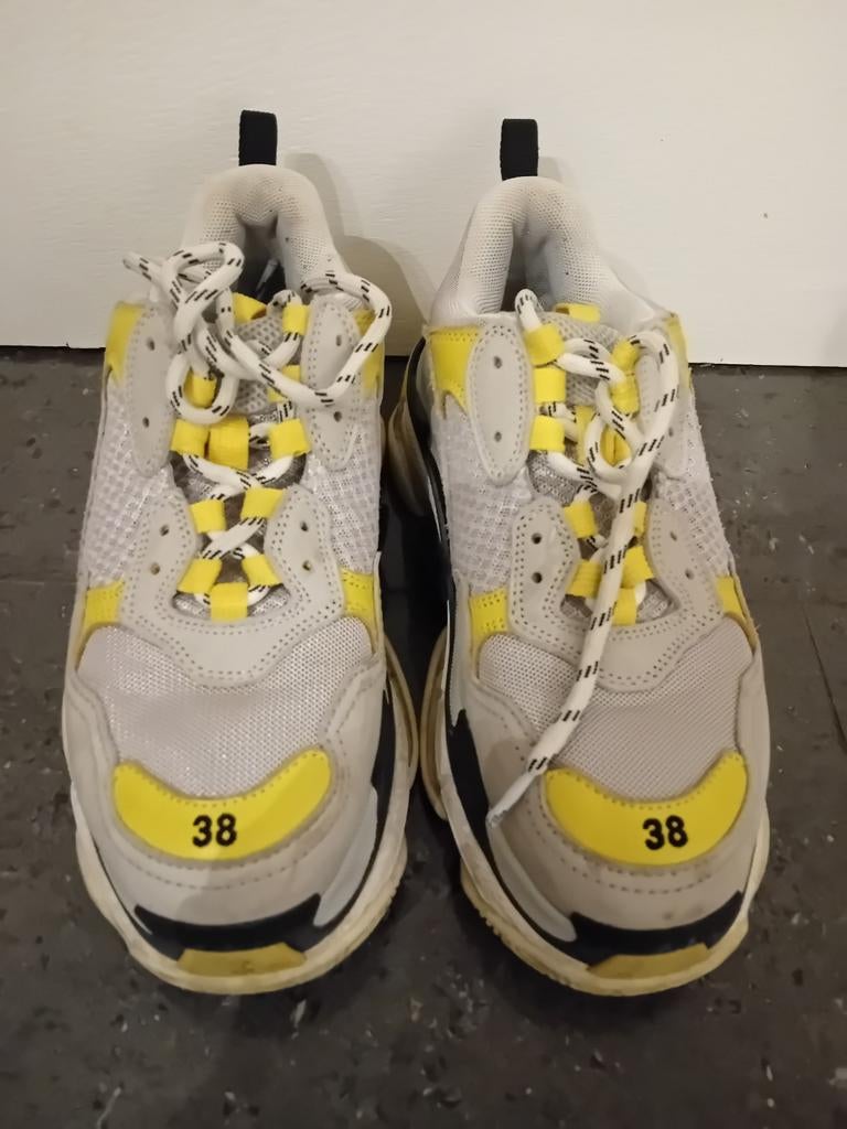 Balenciaga Triple S Schoenen Maat 38, Kleding | Dames, Schoenen, Balenciaga, Overige kleuren, Ophalen of Verzenden, Sneakers