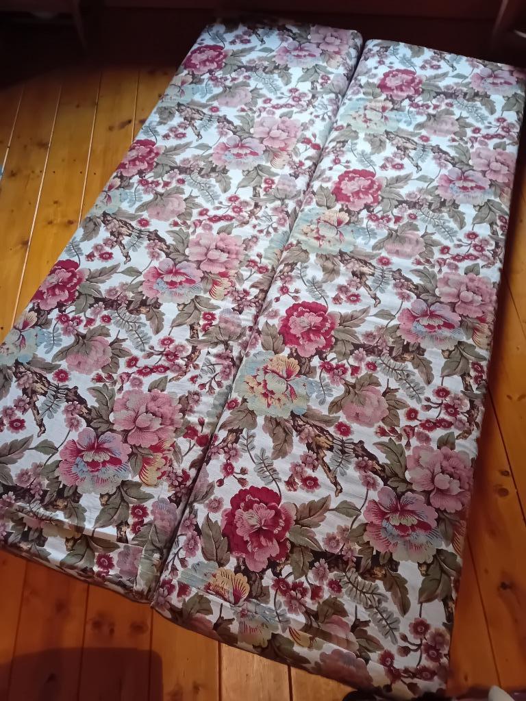 2 matrassen in latex elk 1m90 x 60cm 10cm dikte, Ophalen, Zo goed als nieuw, 2-persoons