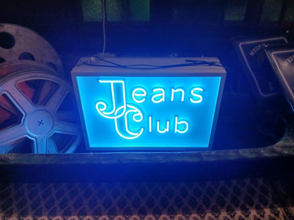 Publicité au néon du Jeans Club, Collections, Marques & Objets publicitaires, Enlèvement