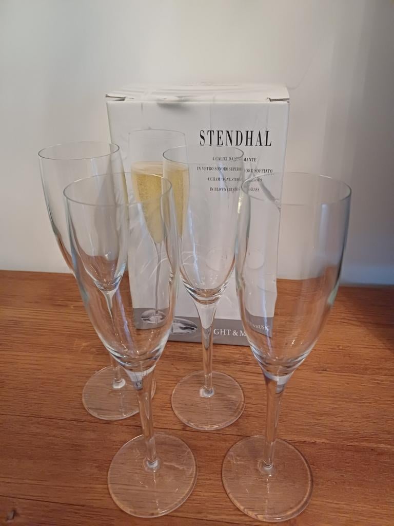 4 kristallen champagneglazen merk Stendhal, Ophalen