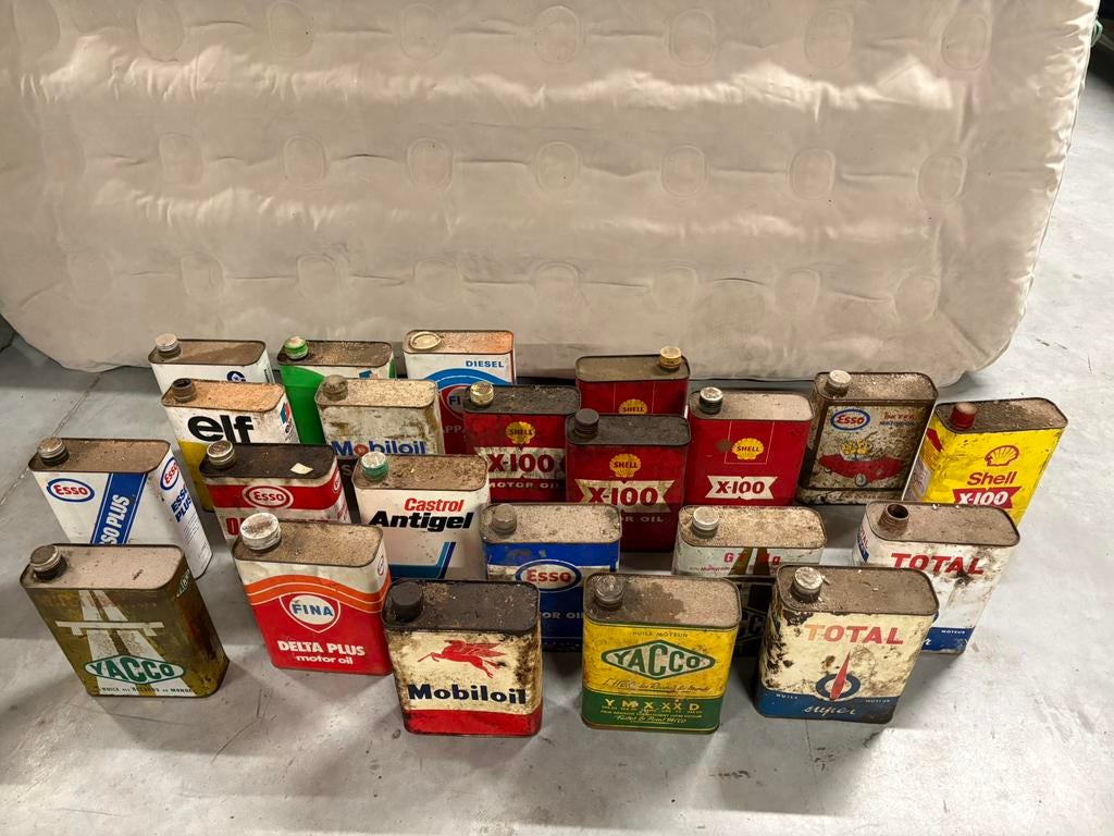 Lot van 22 oude olieblikken, Collections, Enlèvement