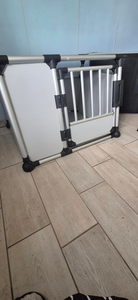 hondenbenche van merk trixie, Dieren en Toebehoren, Hondenbenches, Ophalen