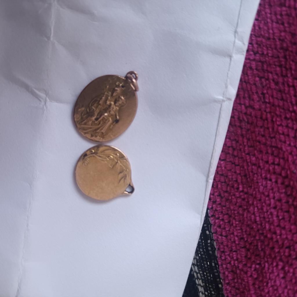 2 hangers, 1 goud, 9 karaat, 1 koper, Handtassen en Accessoires, Kettinghangers, Ophalen, Goud, Goud