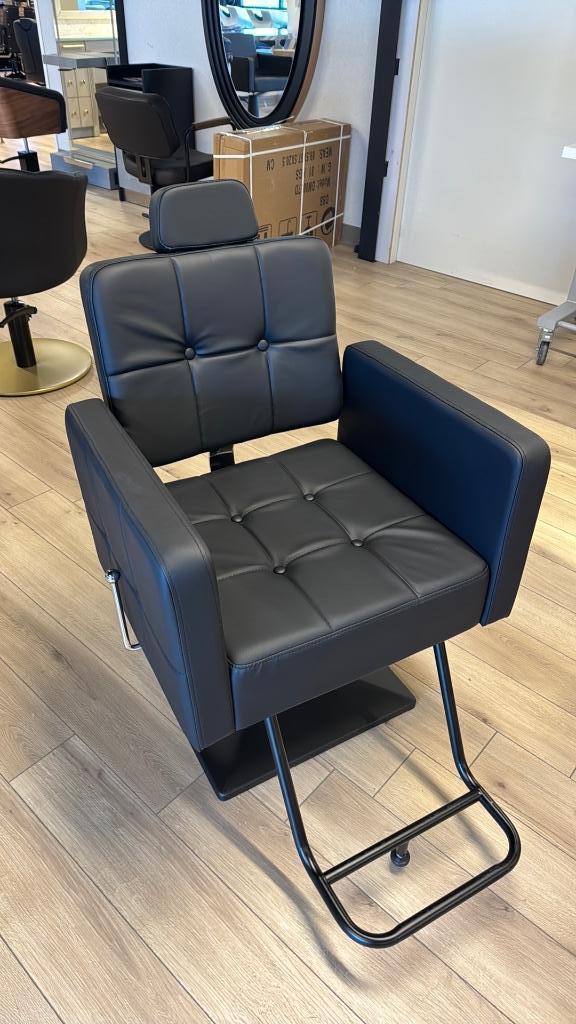 Kappersstoel Button voor €449 showroom groothandel meubels, Ophalen of Verzenden, Nieuw