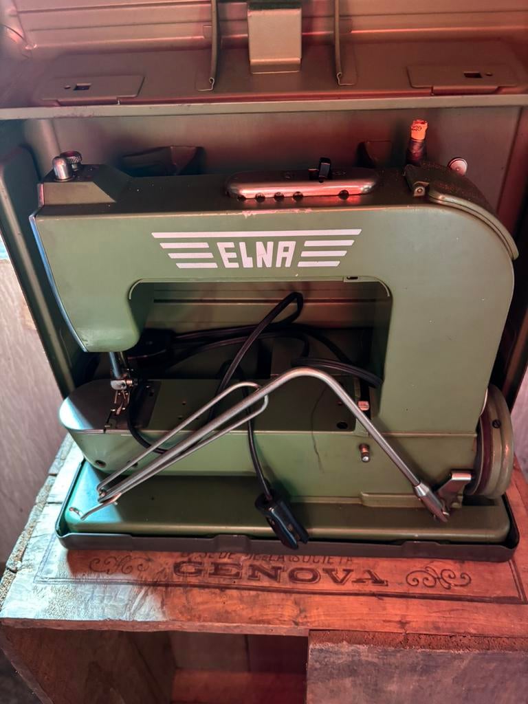 Antieke naaimachine Elna, Antiek en Kunst, Antiek | Naaimachines, Ophalen
