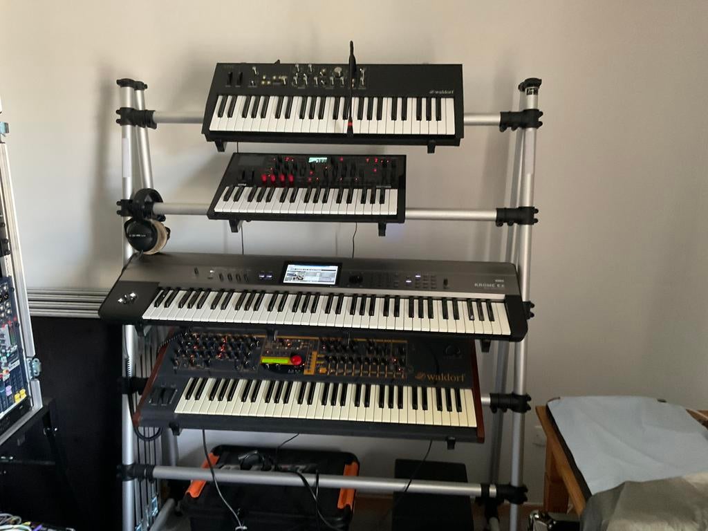 Verkoop studio : Nord - Waldorf - Korg enz, Ophalen, Zo goed als nieuw, Korg, Met midi-aansluiting