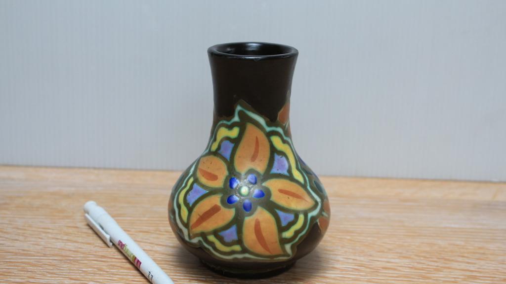 Art Deco vaasje van Céramique Montoise Bergen, 1920-1930, Enlèvement ou Envoi