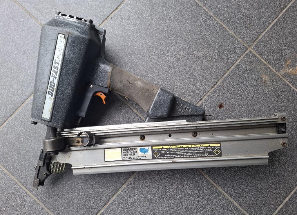 Cloueuse pneumatique professionnelle., Bricolage & Construction, Outillage | Outillage à main, Comme neuf, Enlèvement