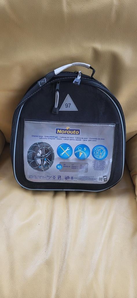 Chaînes neige Norauto neuves 16" 17" 18", Enlèvement