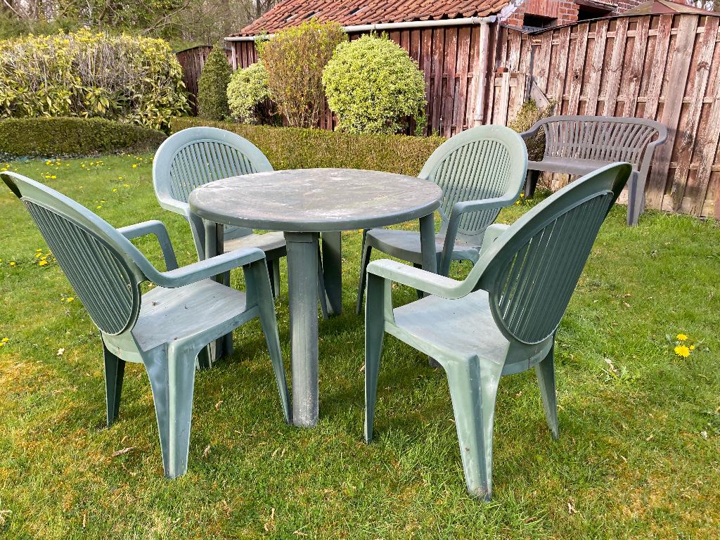 Tuintafel en stoelen, Ophalen, 4 zitplaatsen, Kunststof, Gebruikt