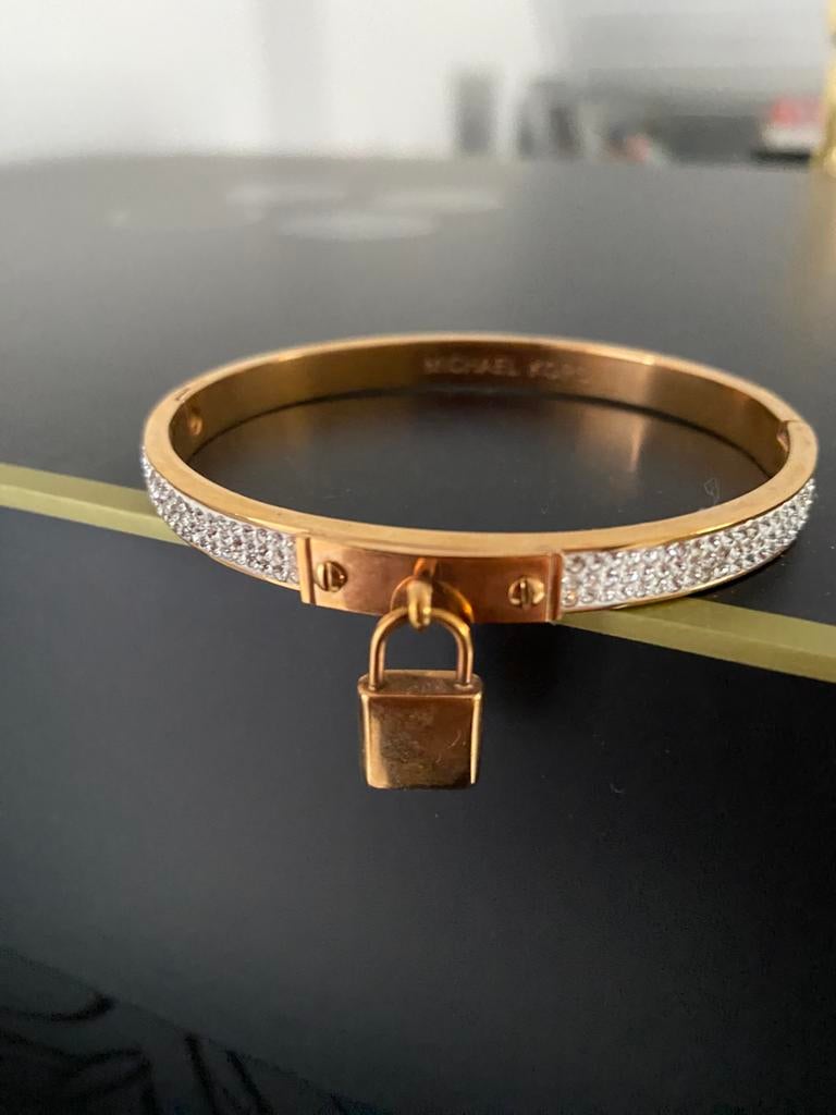 Nieuwe Michael Kors armband, Handtassen en Accessoires, Armbanden, Ophalen, Nieuw, Goud