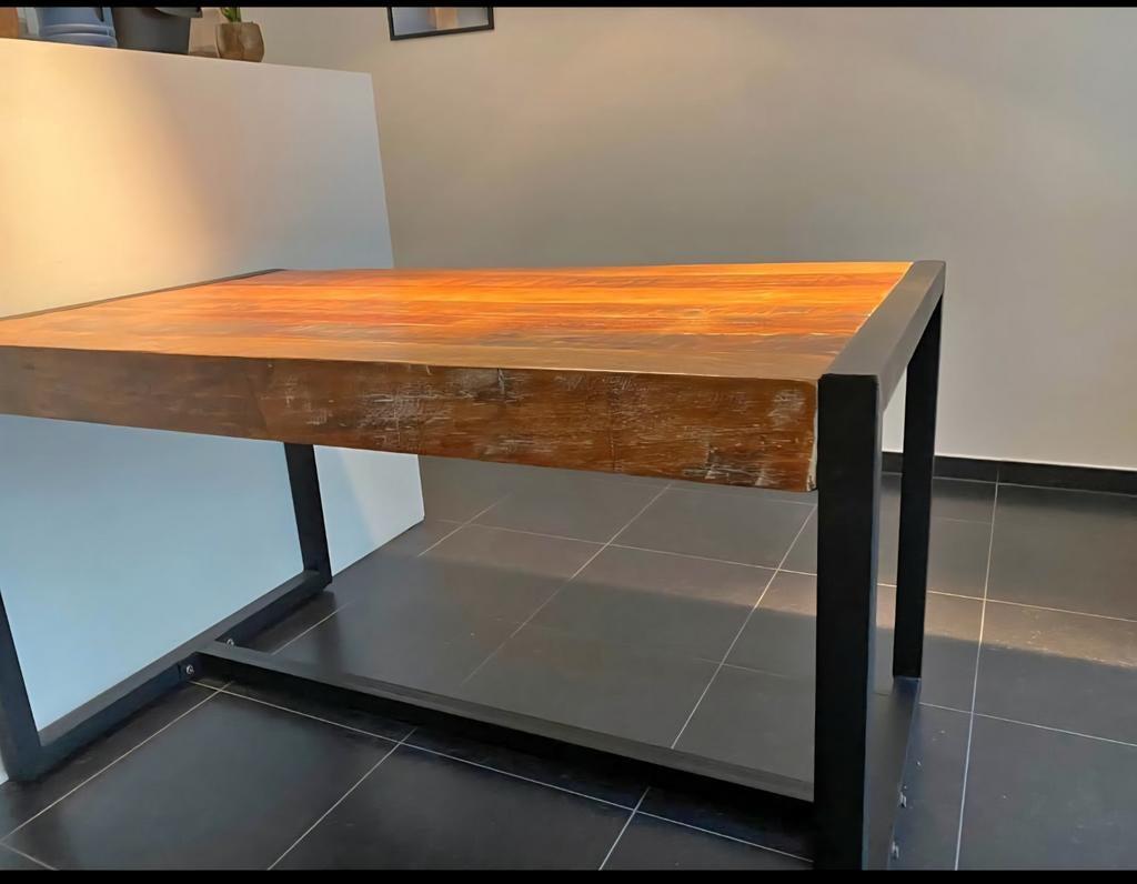 Industrieel tafel in mangohout, Enlèvement