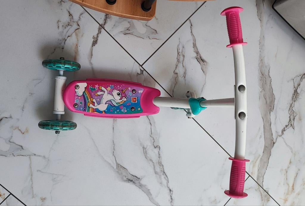 Trottinette fille, Enlèvement