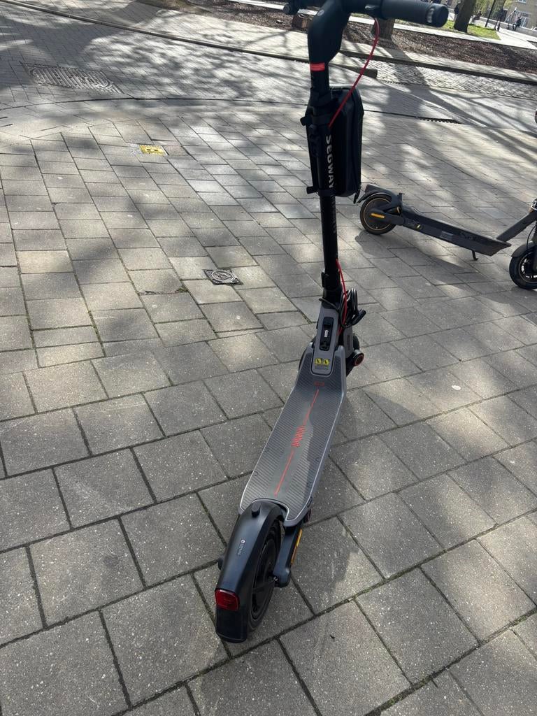 Ninebot E3, Fietsen en Brommers, Steps, Ophalen of Verzenden, Nieuw, Elektrische step (E-scooter), Segway ninebot