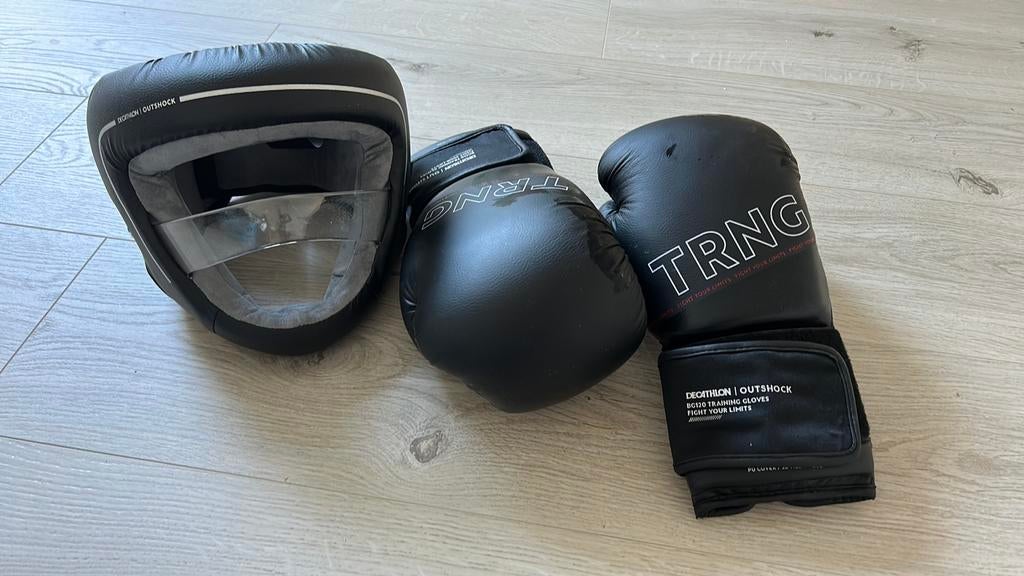 Bokshandschoenen en gezichtsbescherming, Sport en Fitness, Ophalen, Zo goed als nieuw, Bokshandschoenen