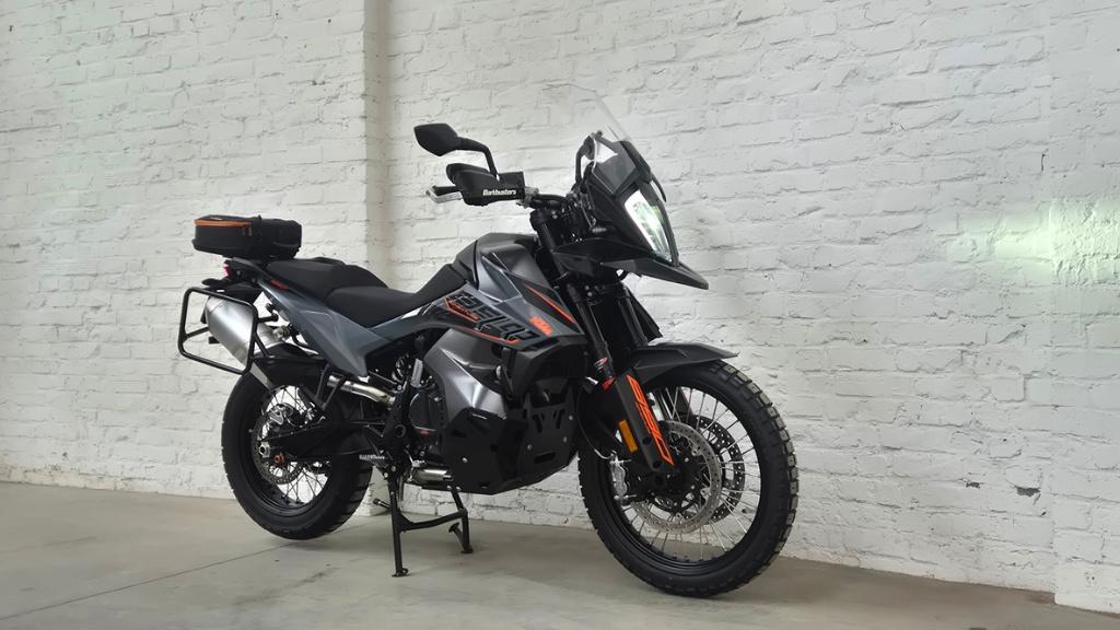KTM 890 Adventure – Full Option @motomobilia, Motos, Motos | KTM, Entreprise, Enduro, plus de 35 kW, 2 cylindres, Permis Moto A