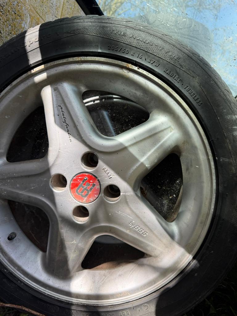 Pneus et portes fiat ancêtre, Enlèvement ou Envoi, Pneu(s)