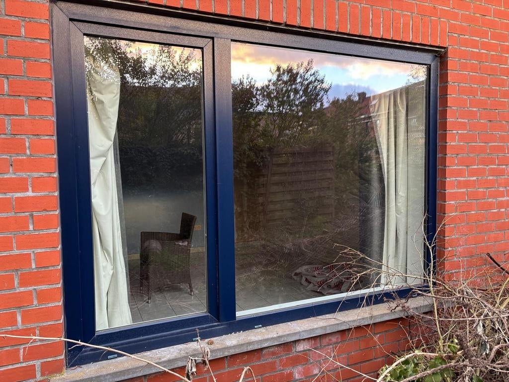 Gratis,  zelf uit te breken: ramen, omheining, toilet, ..., Ophalen