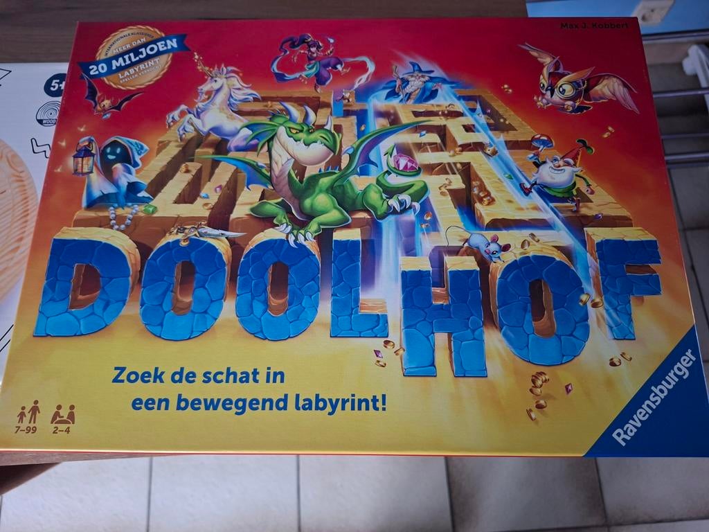 Doolhof NIEUWSTAAT, Ophalen