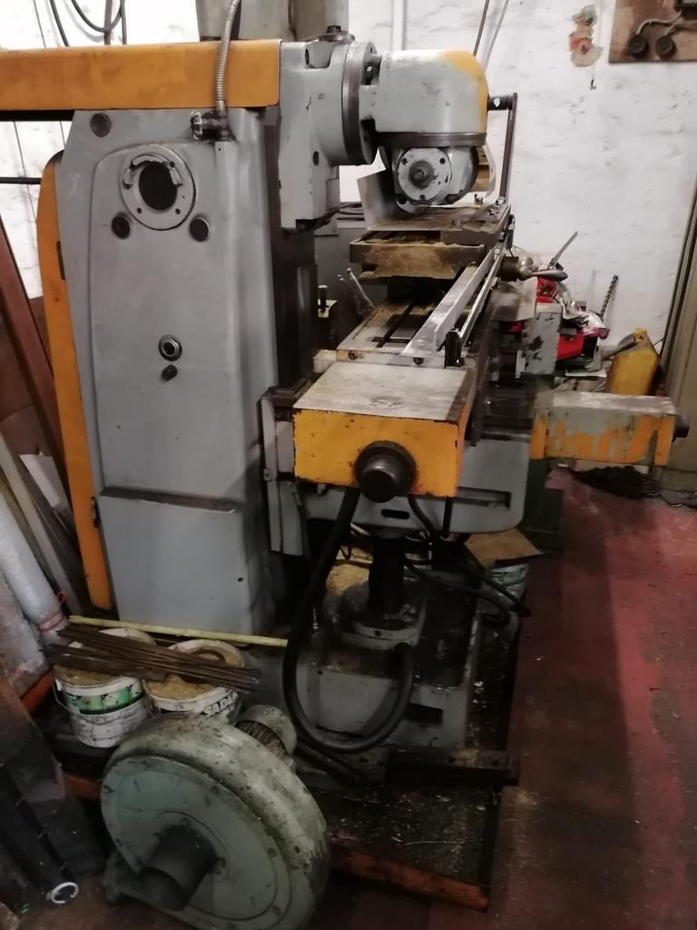 Metaal freesmachine automatisch (voorloper cnc), Articles professionnels, Machines & Construction | Travail du métal, Enlèvement