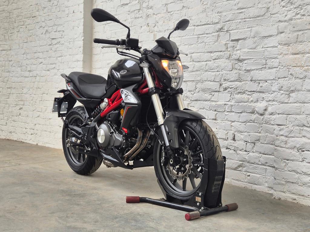 Benelli BN302  BN 302 ABS A2rijbewijs  @motomobilia, 2 cilinders, Bedrijf, Minimaal motorrijbewijs A2, Sportuitlaat