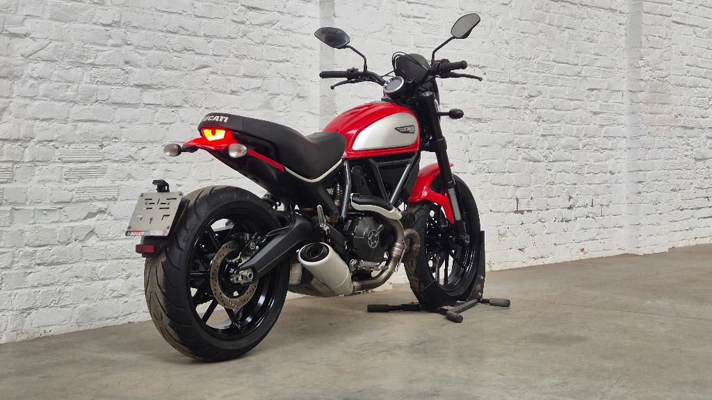 Ducati Scrambler 800 Icone — A2 (35 kW) — 2016 @motomobilia, Motos, Motos | Ducati, Entreprise, 800 cm³, 2 cylindres, Permis Moto A2 minimum