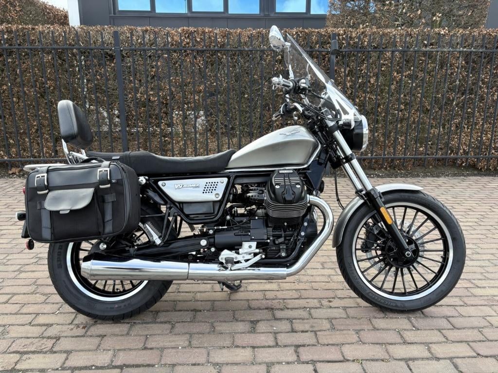 Moto Guzzi V9 Roamer, Motoren, Motoren | Moto Guzzi, Bedrijf, Naked bike, meer dan 35 kW, 2 cilinders, Motorrijbewijs A, ABS, Cardan-aandrijving