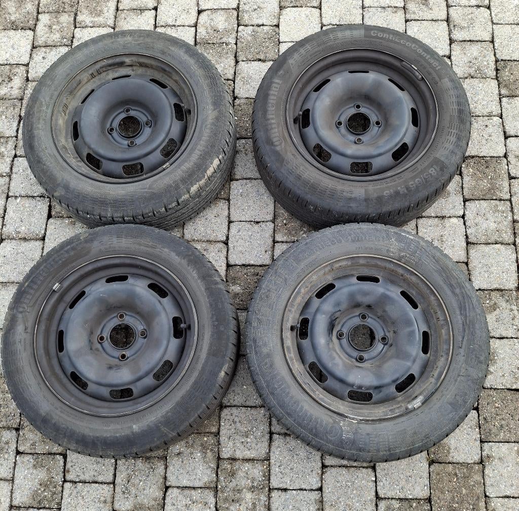 4 jantes 185/65 R15 avec pneus été et enjoliveurs PEUGEOT, Ophalen, Gebruikt, 15 inch, 185 mm